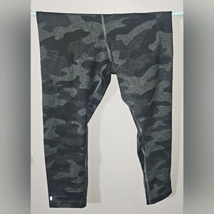 Womens NOBULL Camo Leggings Size small